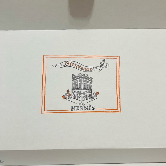 Brand New Unisex Hermes Protection Box/Shipping Box In White 16.25” X 10” X 3.5” - Picture 3 of 9